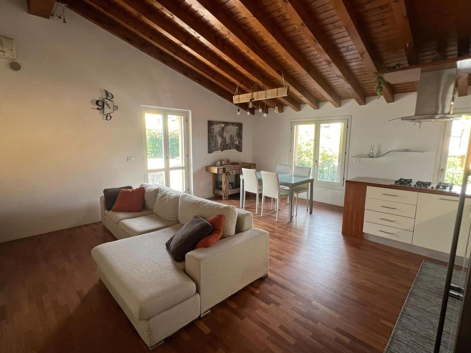 Terrazza Su Volta Mantovana Luaran gambar